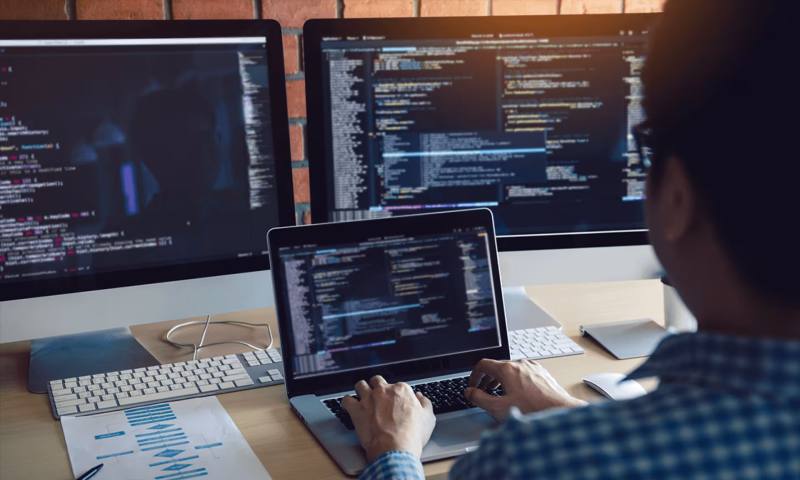 数据科学选型:R与Python如何赋能扎赉诺尔区网站建设?